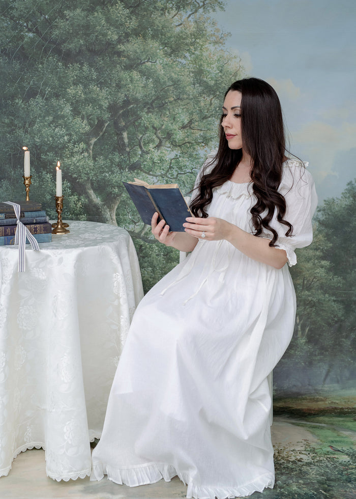 The Elizabeth Nightgown in Crème