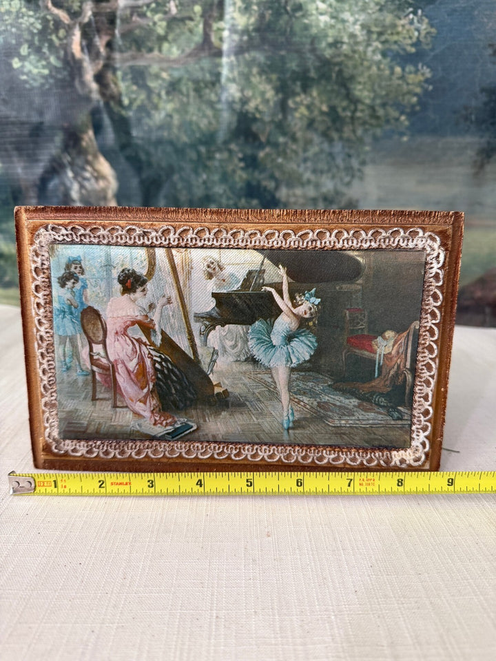Footed trinket box with ballerina scene