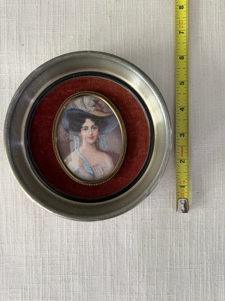 Set of 4 round framed portrait miniatures