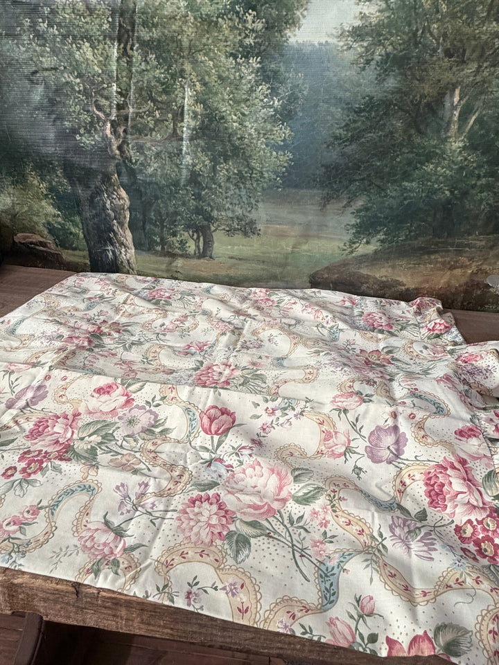Vtg 1988 Martha Stewart 2pc Queen Pillowcase Set Roses Floral Ruffled Cottage