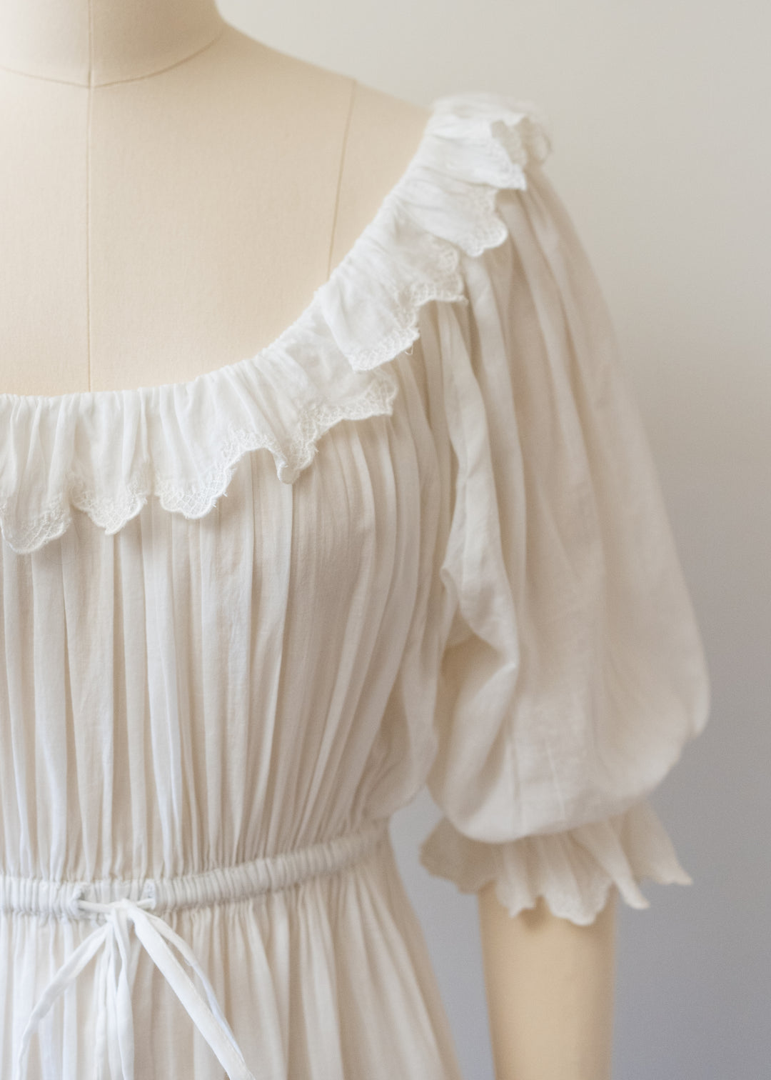 The Elizabeth Nightgown in Crème