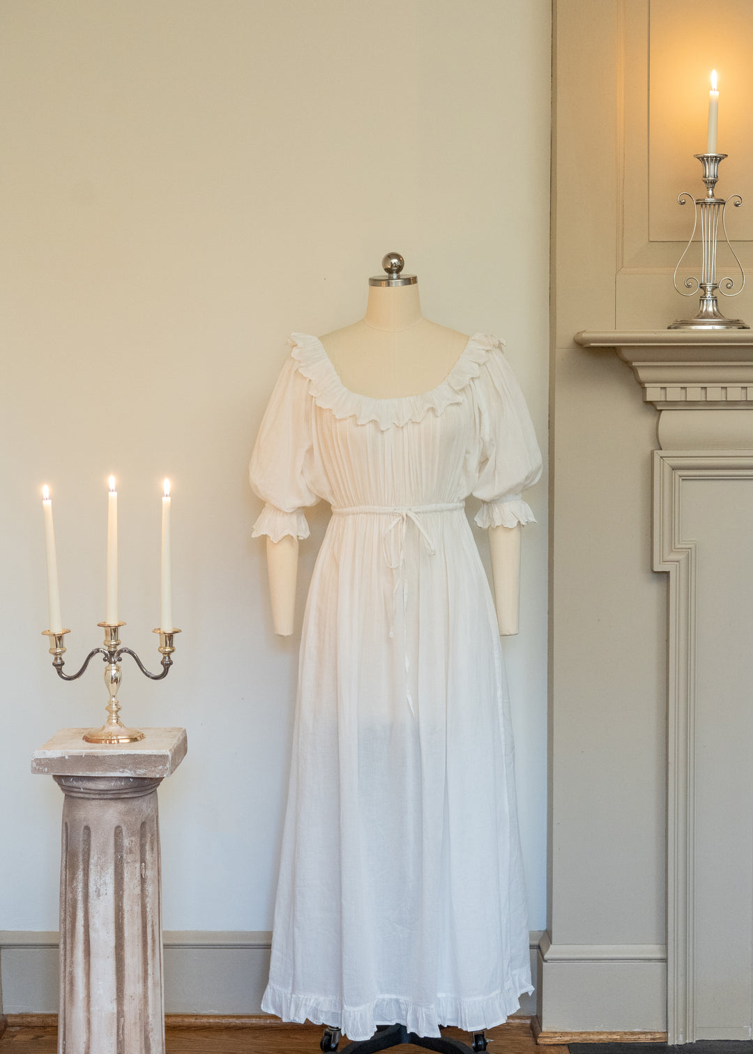 The Elizabeth Nightgown in Crème